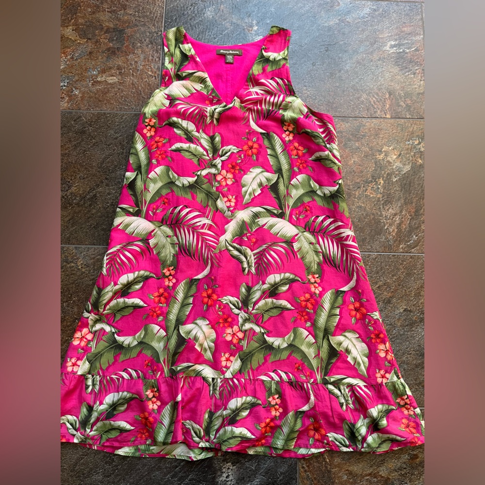 Tommy Bahama Fushia pink tropical palm leaf floral v neck shift dress. Medium - Picture 7 of 14